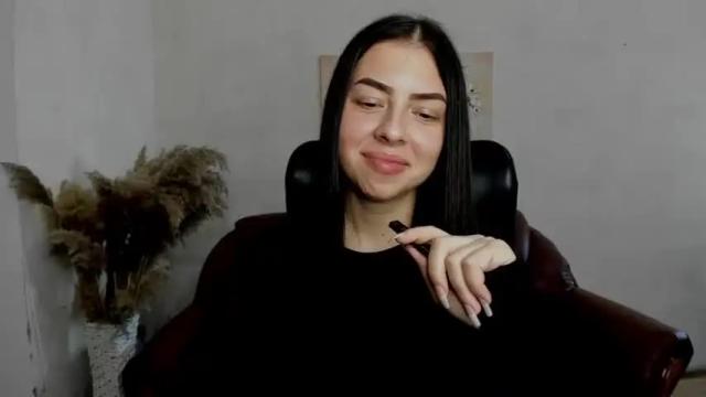 Image 12 of alina_simmons Stream on Chaturbate on 20 months ago
