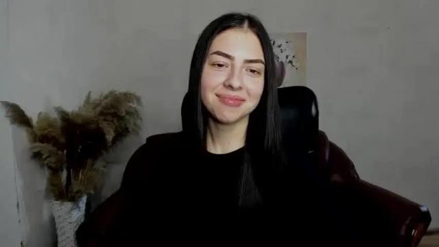 Image 4 of alina_simmons Stream on Chaturbate on 20 months ago
