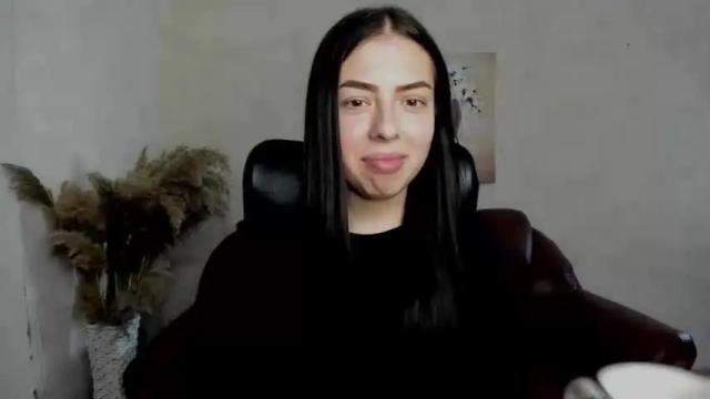 Image 8 of alina_simmons Stream on Chaturbate on 20 months ago