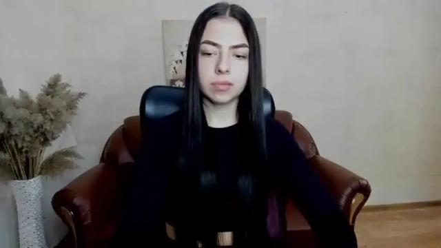 Image 4 of alina_simmons Stream on Chaturbate on 17 months ago