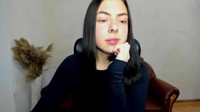 Image 6 of alina_simmons Stream on Chaturbate on 17 months ago