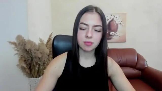 Image 11 of alina_simmons Stream on Chaturbate on 16 months ago