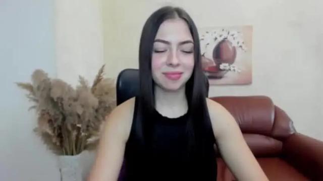 Image 6 of alina_simmons Stream on Chaturbate on 16 months ago