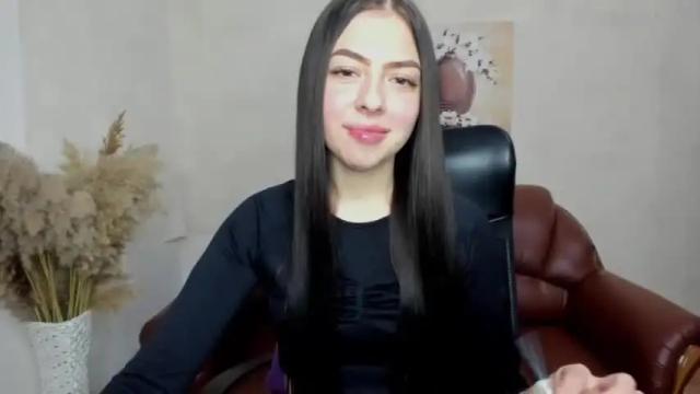 Image 7 of alina_simmons Stream on Chaturbate on 16 months ago
