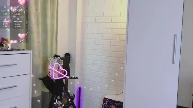 Image 7 of alinabae Stream on Chaturbate on 1 month ago