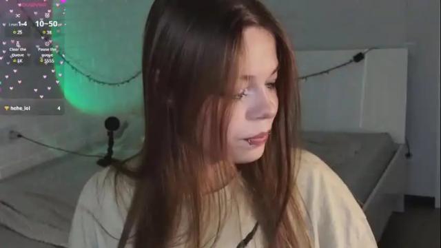 Image 6 of alinabae Stream on Chaturbate on 19 days ago