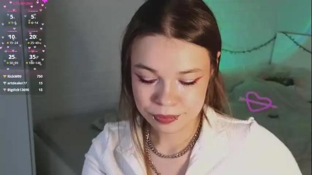 Image 4 of alinabae Stream on Chaturbate on 16 days ago