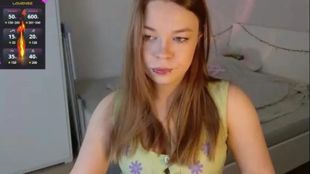 Image 3 of alinabae Stream on Chaturbate on 11 days ago