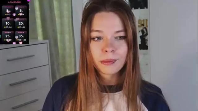 Image 3 of alinabae Stream on Chaturbate on 2 days ago