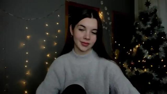 Image 2 of alinameyes Stream on Chaturbate on 17 months ago