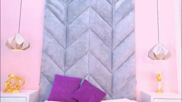 Image 4 of alinasimons Stream on Chaturbate on 29 days ago