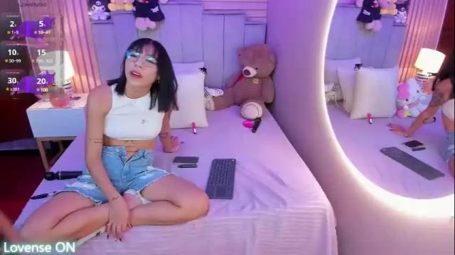 Image 6 of aline_cooper Stream on Chaturbate on 14 days ago