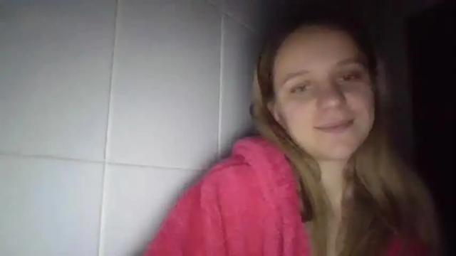 Image 11 of alis_bond Stream on Chaturbate on 18 months ago