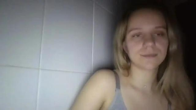 Image 3 of alis_bond Stream on Chaturbate on 18 months ago
