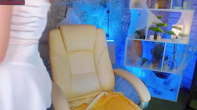 Image 10 of alisa_sweetfoxy Stream on Chaturbate on 18 months ago
