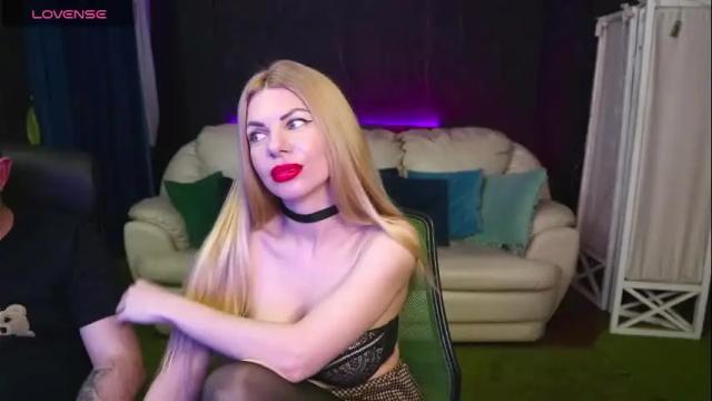 Image 2 of alisaaleks Stream on Chaturbate on 1 month ago