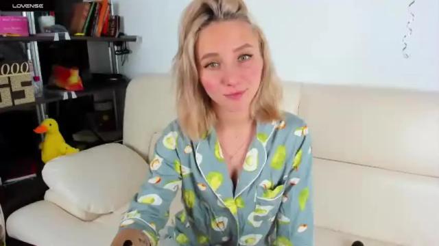 Image 7 of alise_doberman Stream on Chaturbate on 21 months ago
