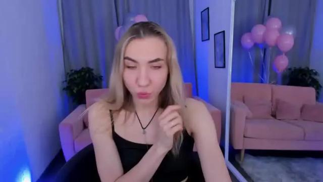 Image 3 of alise_spunks Stream on Chaturbate on 16 months ago