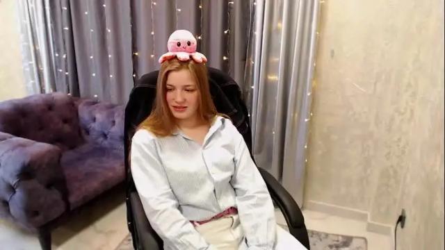 Image 3 of aliseemoon Stream on Chaturbate on 1 month ago