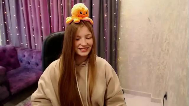 Image 12 of aliseemoon Stream on Chaturbate on 24 days ago