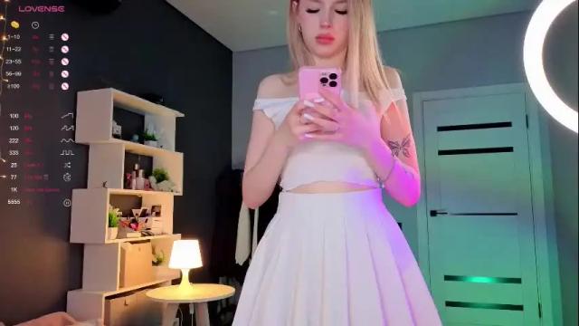 Image 10 of alishaaneta Stream on Chaturbate on 3 months ago
