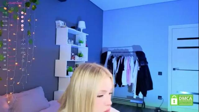 Image 3 of alishaaneta Stream on Chaturbate on 27 days ago