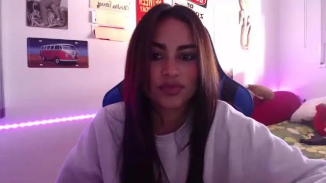 Image 2 of alishafoxxx Stream on Chaturbate on 15 months ago