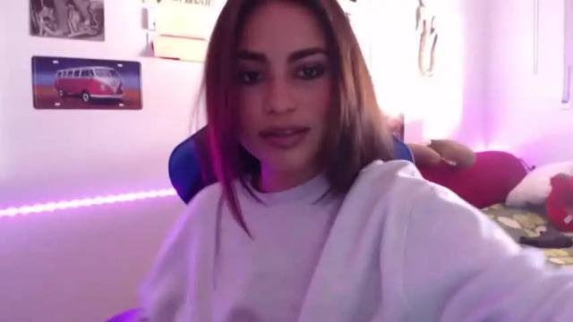 Image 4 of alishafoxxx Stream on Chaturbate on 15 months ago