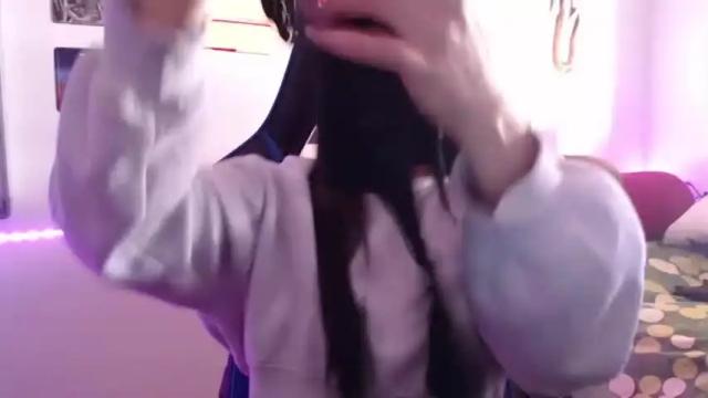 Image 8 of alishafoxxx Stream on Chaturbate on 15 months ago