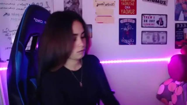 Image 3 of alishafoxxx Stream on Chaturbate on 15 months ago