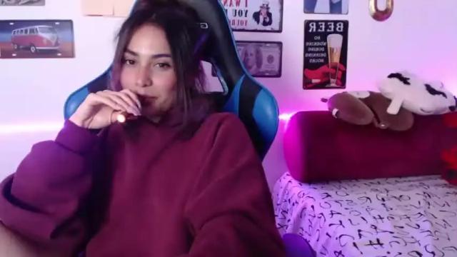 Image 3 of alishafoxxx Stream on Chaturbate on 14 months ago