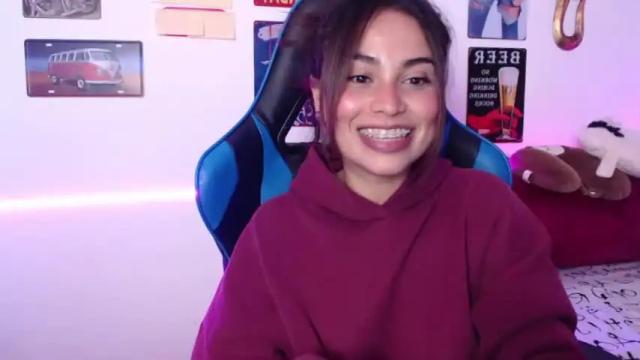 Image 8 of alishafoxxx Stream on Chaturbate on 14 months ago