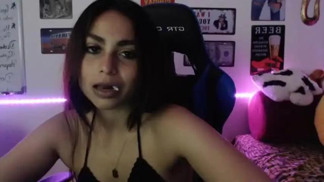 Image 7 of alishafoxxx Stream on Chaturbate on 14 months ago