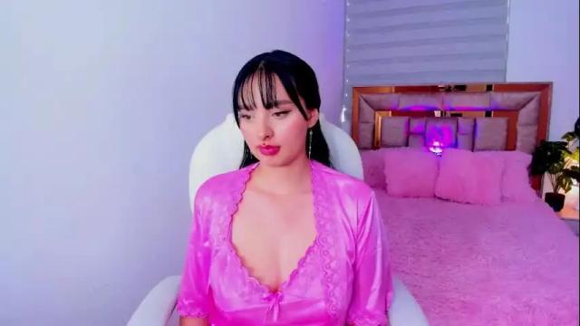 Image 2 of alisia_rose Stream on Chaturbate on 3 months ago