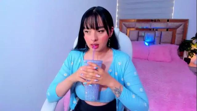 Image 10 of alisia_rose Stream on Chaturbate on 3 months ago