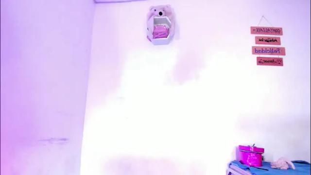 Image 4 of alisiacollinsss Stream on Chaturbate on 2 months ago