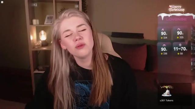 Image 7 of alison_doody Stream on Chaturbate on 17 months ago