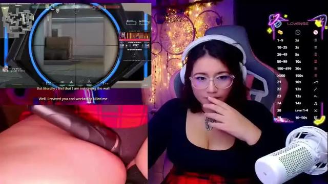 Image 2 of alison_gamer Stream on Chaturbate on 2 months ago