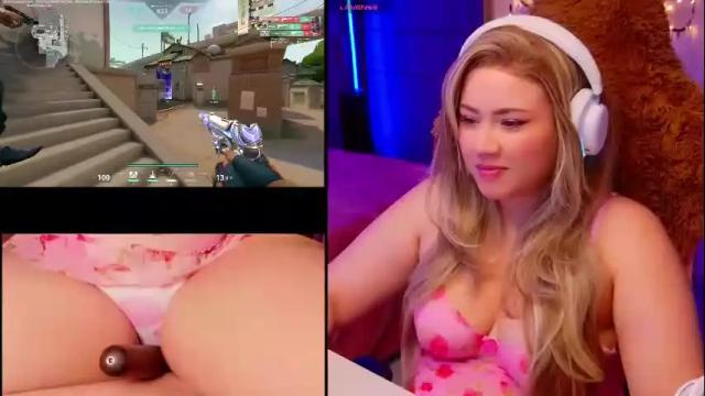 Image 3 of alison_gamer Stream on Chaturbate on 1 month ago