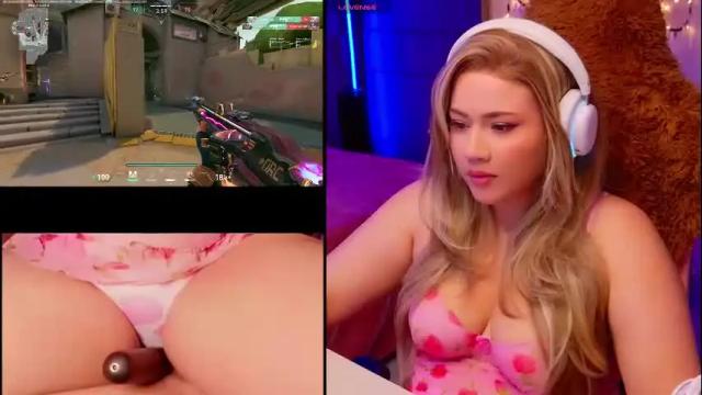 Image 4 of alison_gamer Stream on Chaturbate on 1 month ago