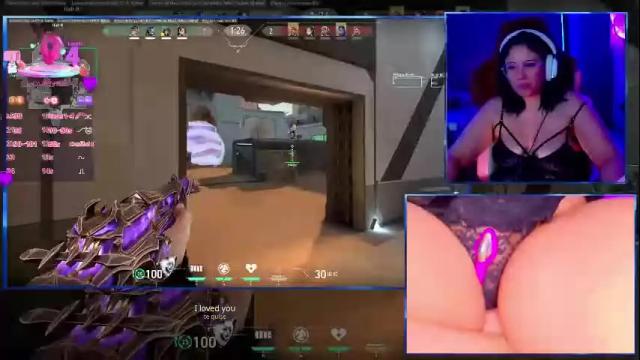 Image 7 of alison_gamer Stream on Chaturbate on 2 months ago