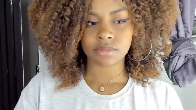 Image 2 of alison_ker Stream on Chaturbate on 13 months ago