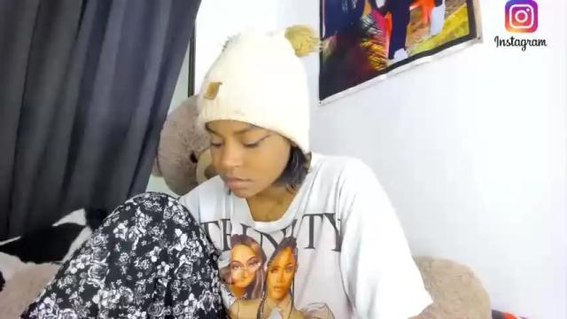 Image 3 of alison_ker Stream on Chaturbate on 12 months ago