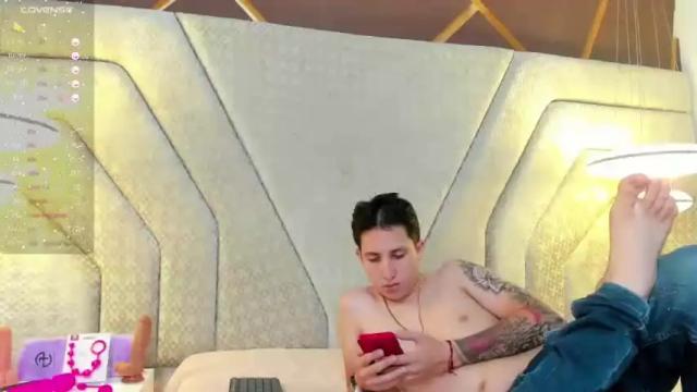 Image 7 of alison_matt Stream on Chaturbate on 18 months ago