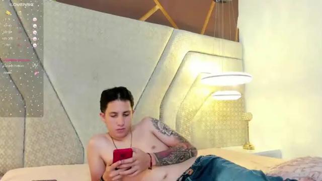 Image 8 of alison_matt Stream on Chaturbate on 18 months ago