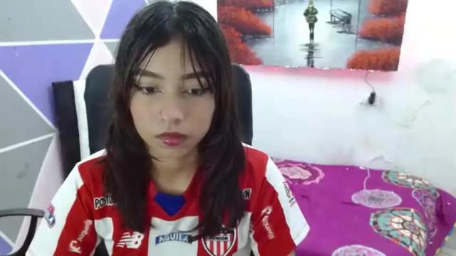 Image 3 of alison_miller_cute Stream on Chaturbate on 19 months ago