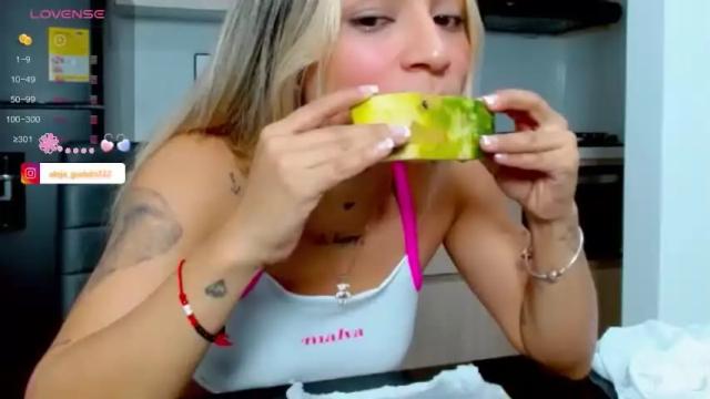 Image 7 of alisondiaz_ Stream on Chaturbate on 22 months ago