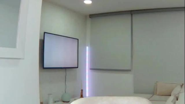 Image 7 of alisondiaz_ Stream on Chaturbate on 7 months ago