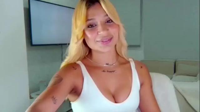 Image 4 of alisondiaz_ Stream on Chaturbate on 6 months ago