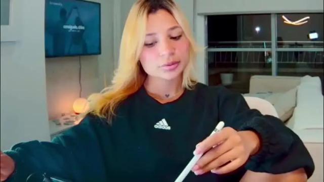 Image 4 of alisondiaz_ Stream on Chaturbate on 5 months ago